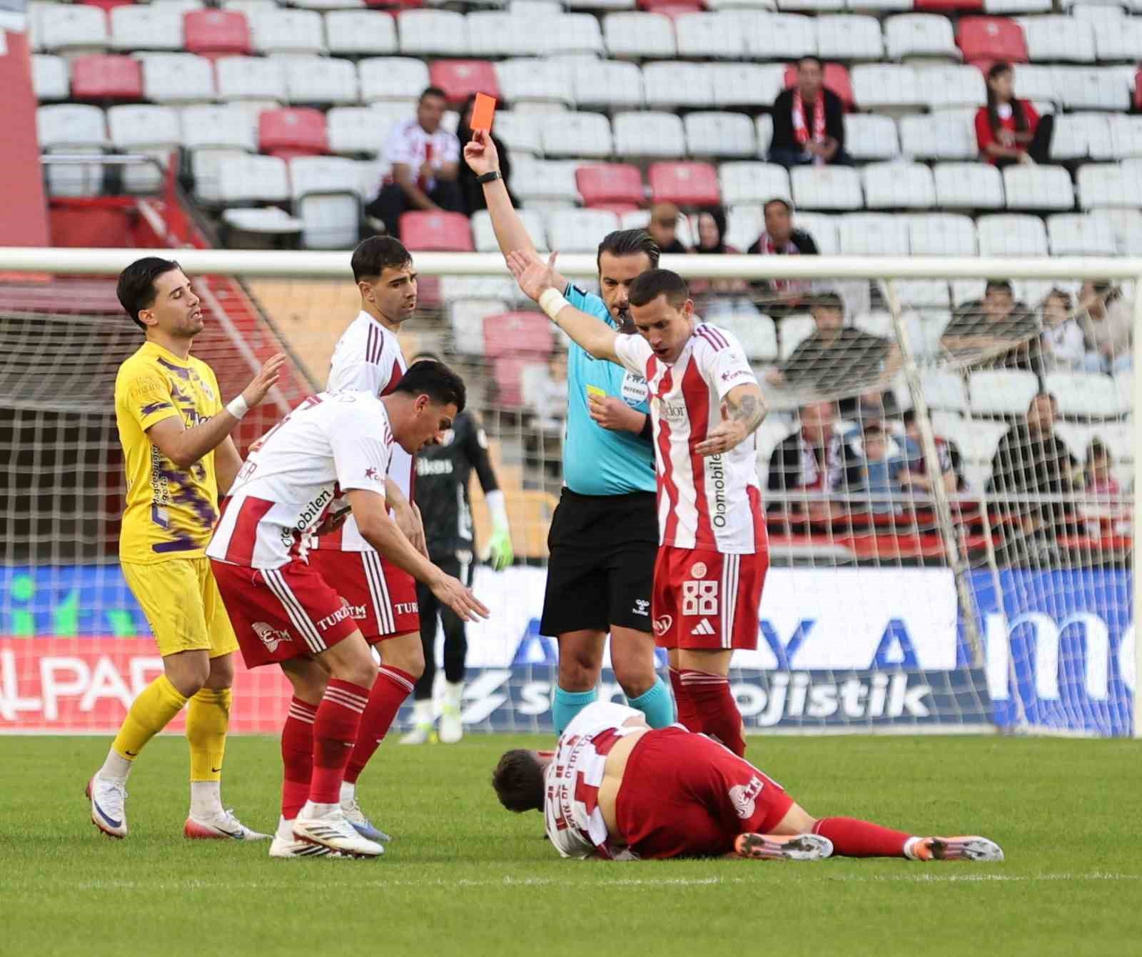 Trendyol Süper Lig: Antalyaspor: 3 - Eyüpspor: 0 (Maç sonucu)
Trendyol Süper Lig: Antalyaspor: 3 - Eyüpspor: 0 (Maç sonucu)