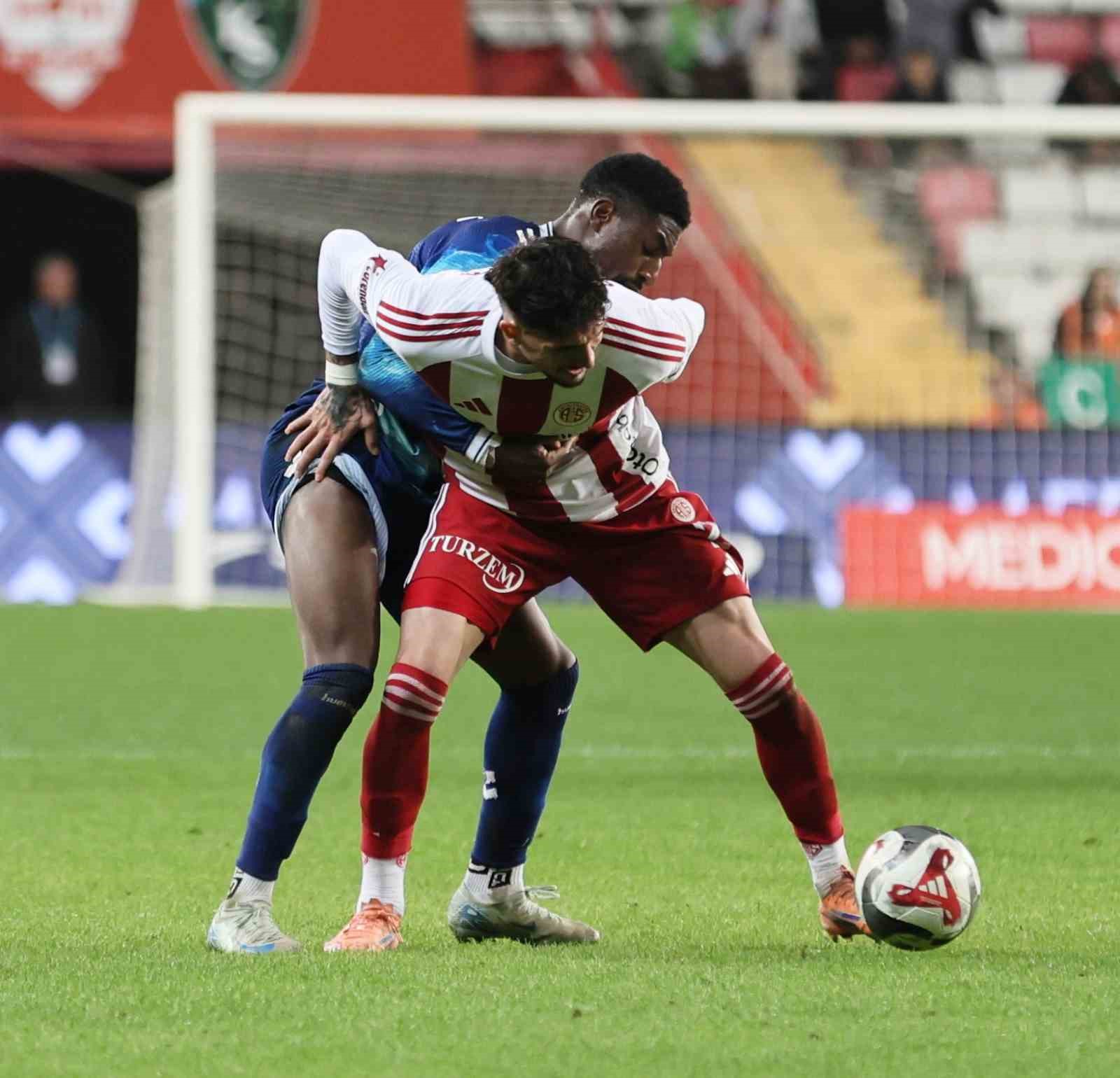 Trendyol Süper Lig: Antalyaspor: 3 - Samsunspor: 1 (Maç sonucu)
