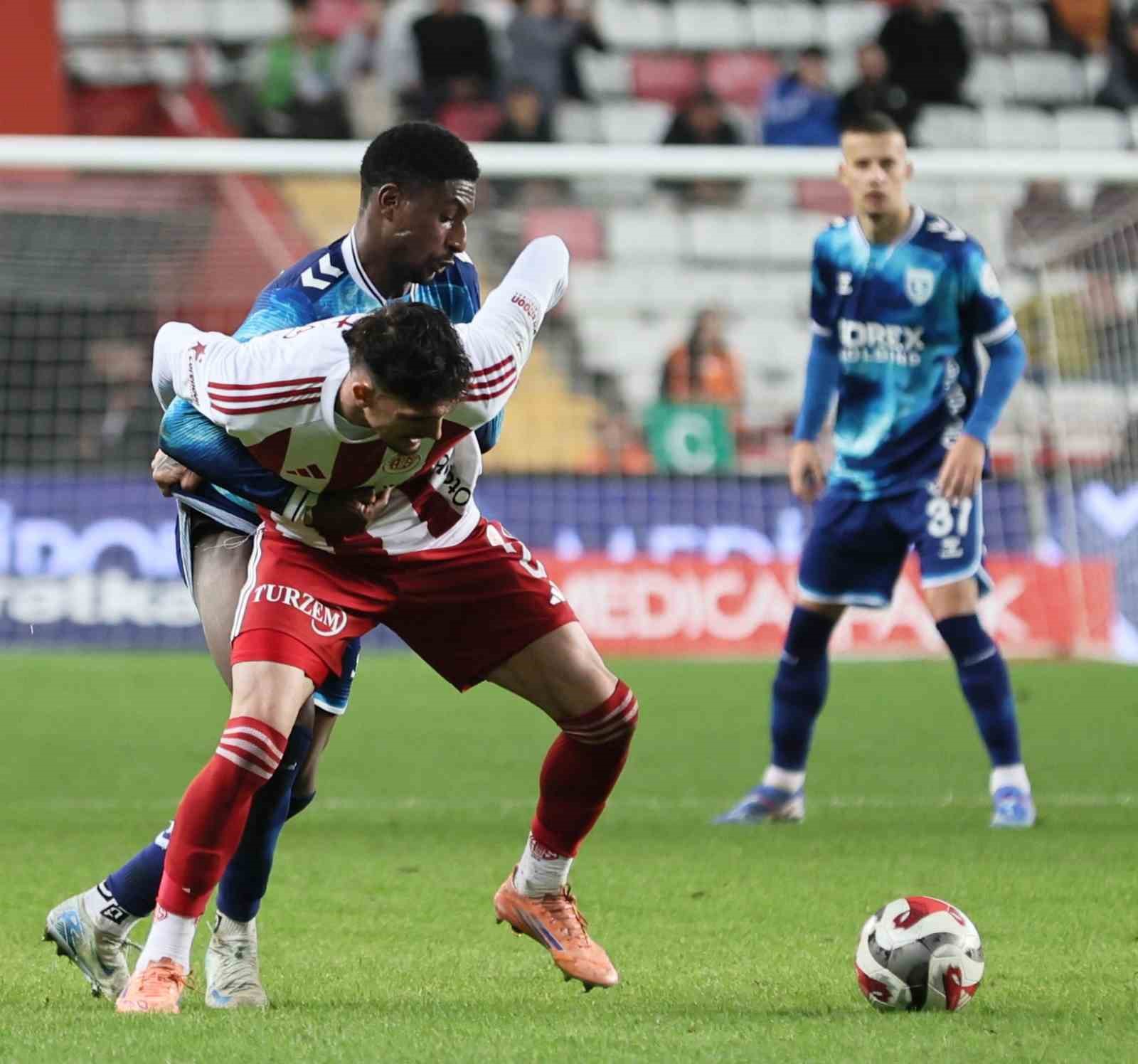 Trendyol Süper Lig: Antalyaspor: 3 - Samsunspor: 1 (Maç sonucu)
