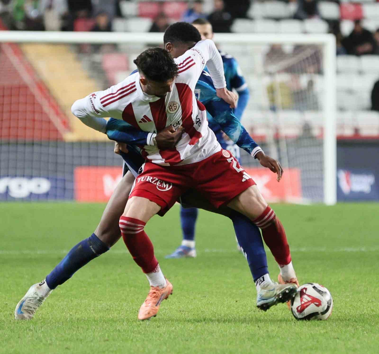 Trendyol Süper Lig: Antalyaspor: 3 - Samsunspor: 1 (Maç sonucu)
