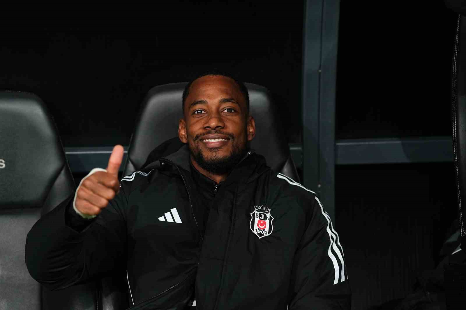 Trendyol Süper Lig: Beşiktaş: 0 - Corendon Alanyaspor: 1 (Maç devam ediyor)
