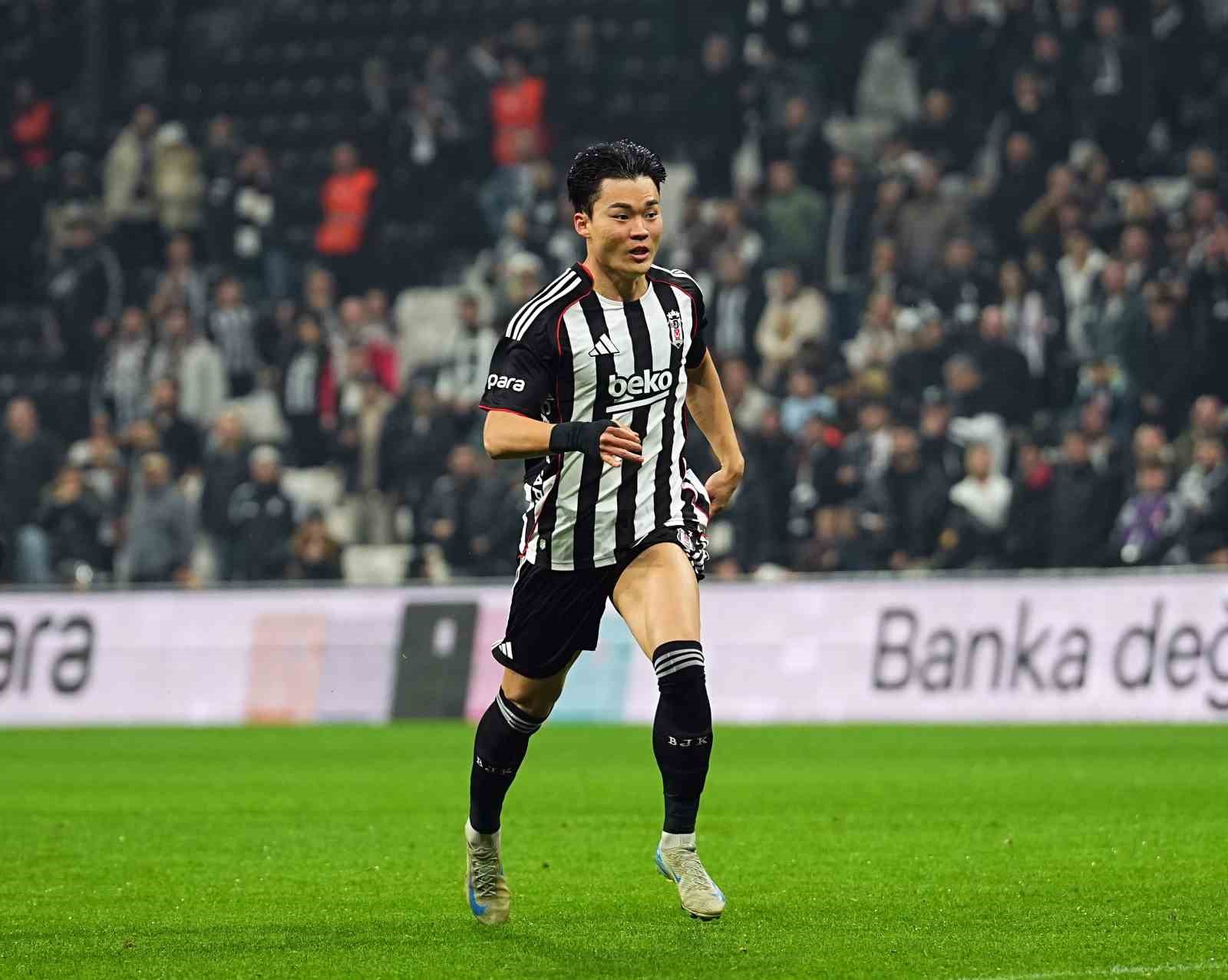 Trendyol Süper Lig: Beşiktaş: 0 - Corendon Alanyaspor: 1 (Maç devam ediyor)
