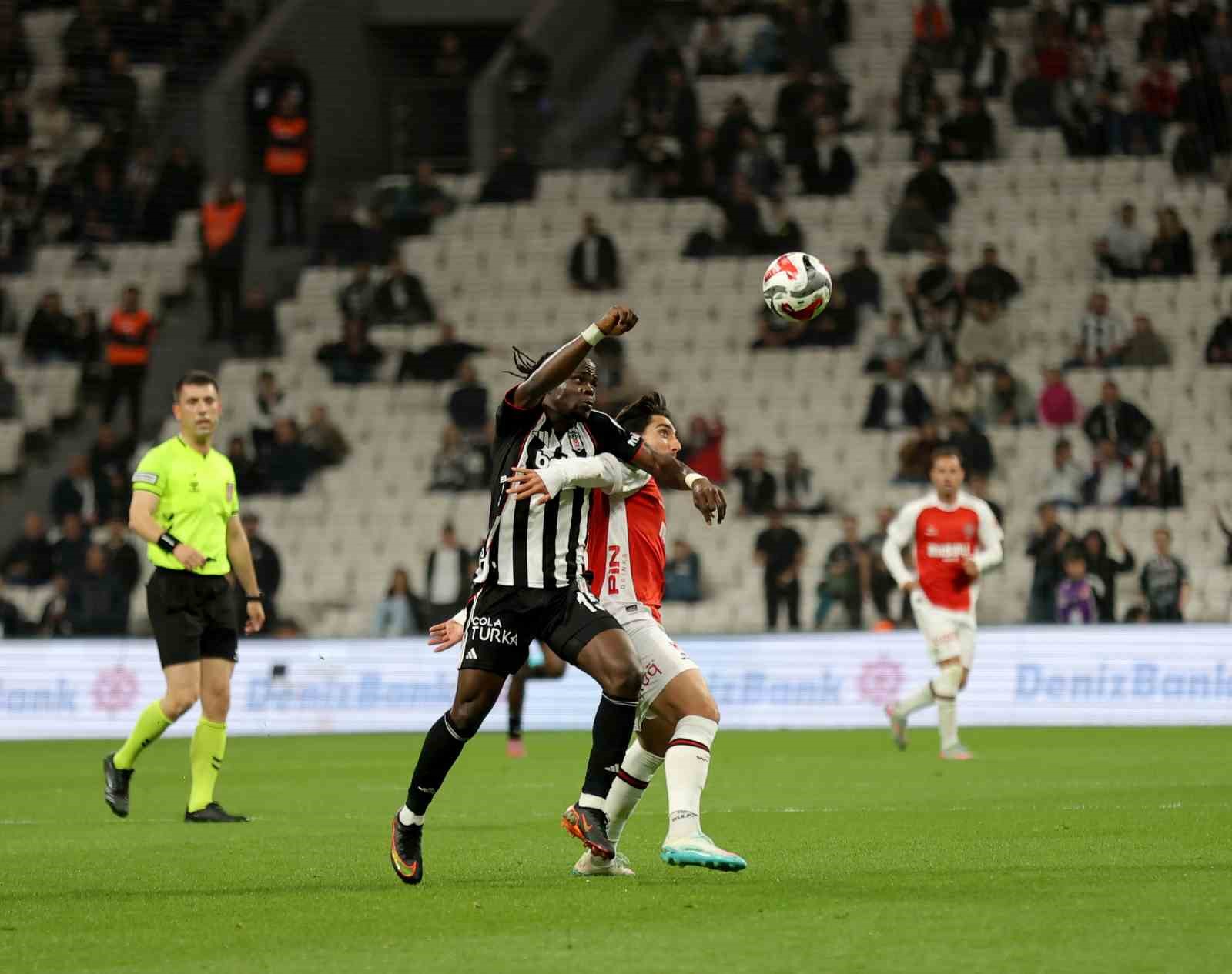Trendyol Süper Lig: Beşiktaş: 0 - Fatih Karagümrük: 0 (İlk yarı)

