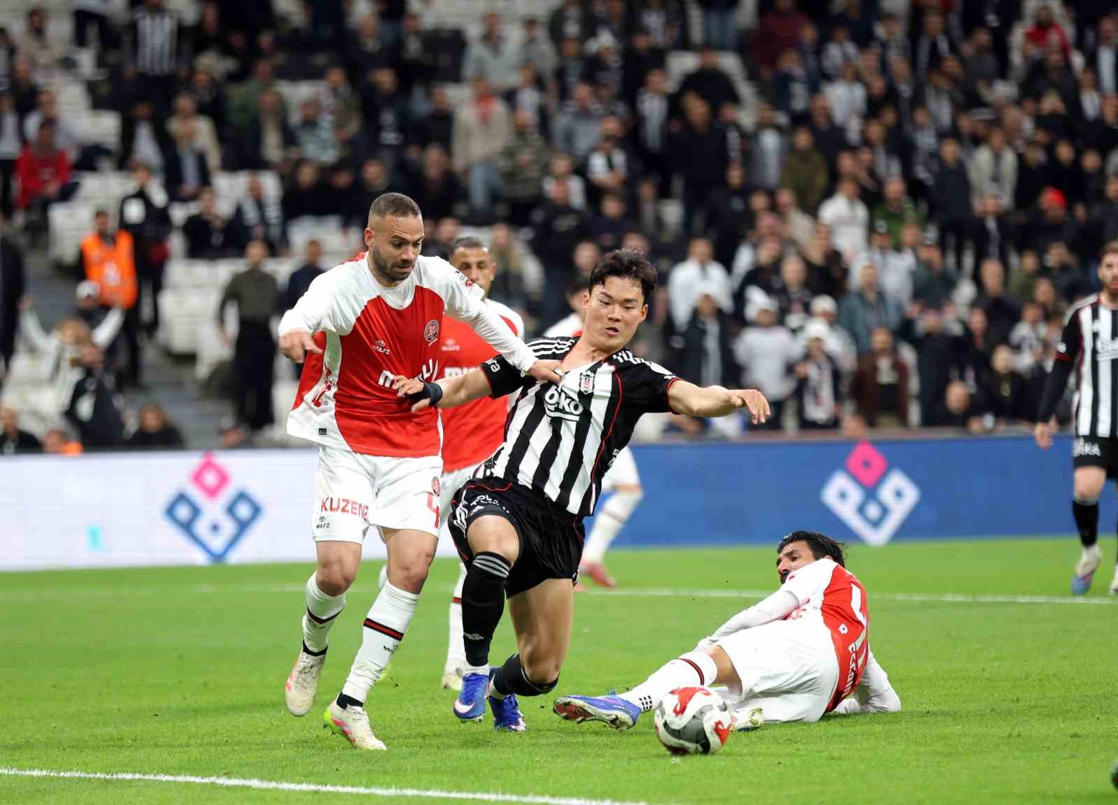 Trendyol Süper Lig: Beşiktaş: 0 - Fatih Karagümrük: 0 (İlk yarı)

