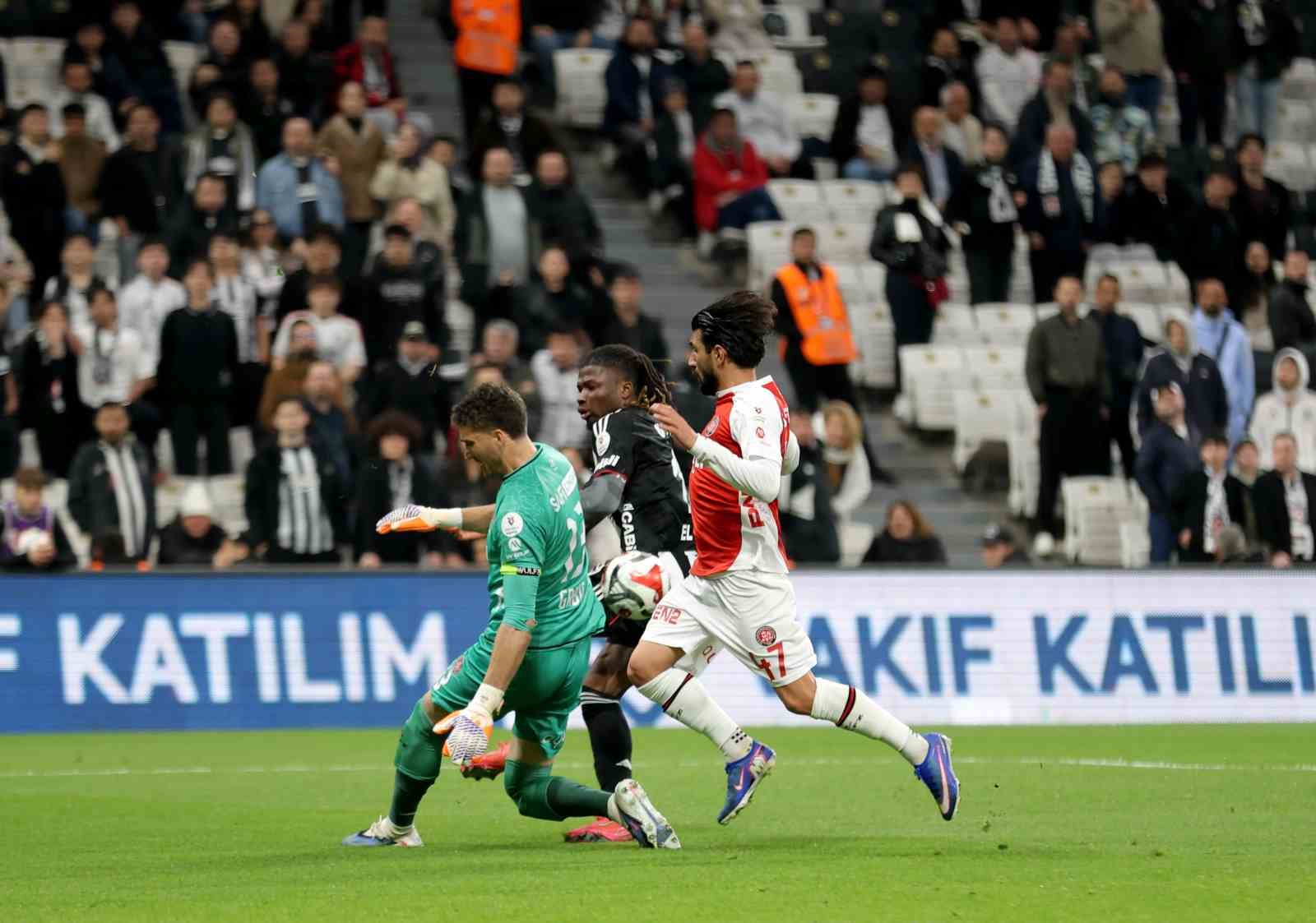 Trendyol Süper Lig: Beşiktaş: 0 - Fatih Karagümrük: 0 (İlk yarı)
