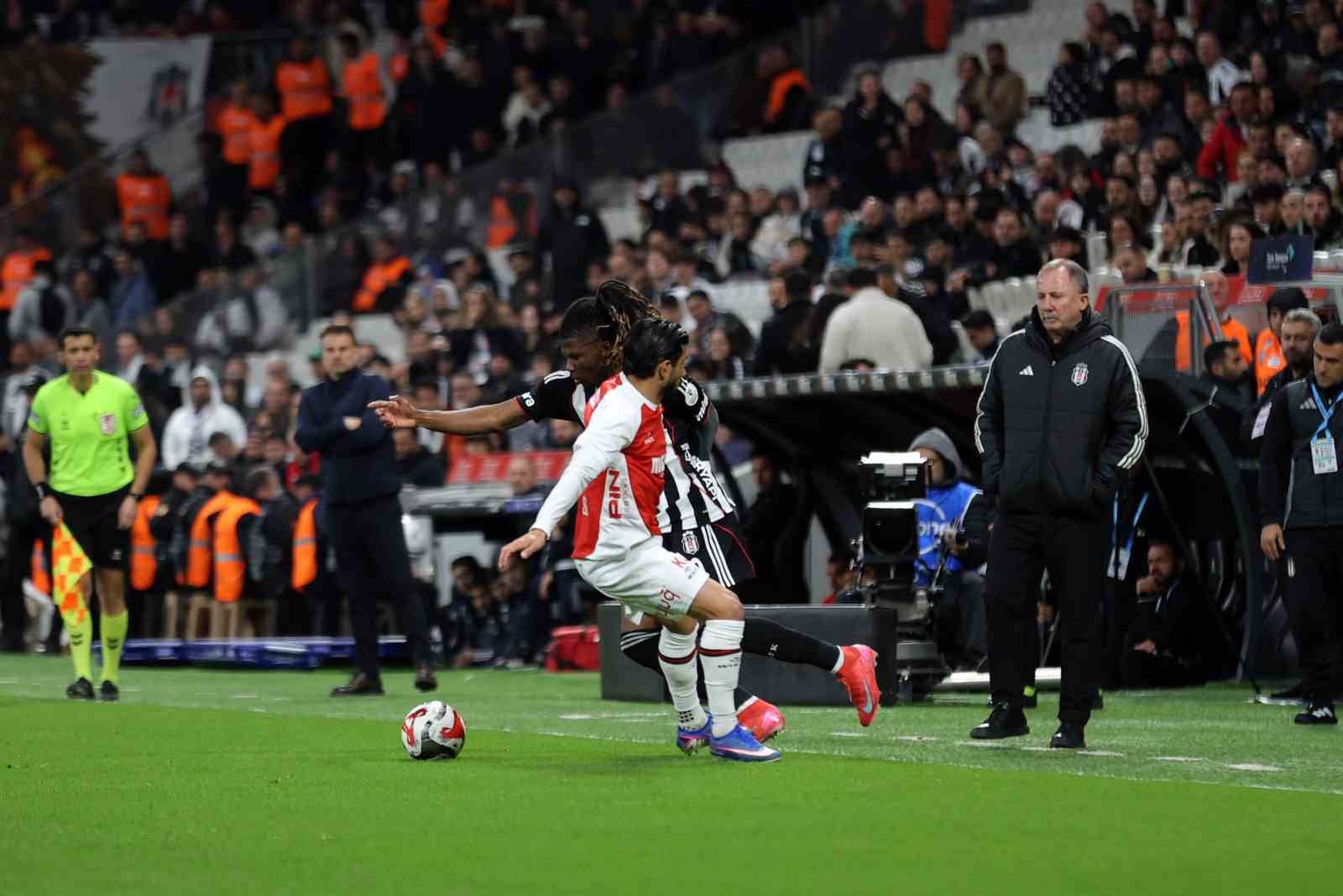 Trendyol Süper Lig: Beşiktaş: 0 - Fatih Karagümrük: 0 (Maç devam ediyor)
