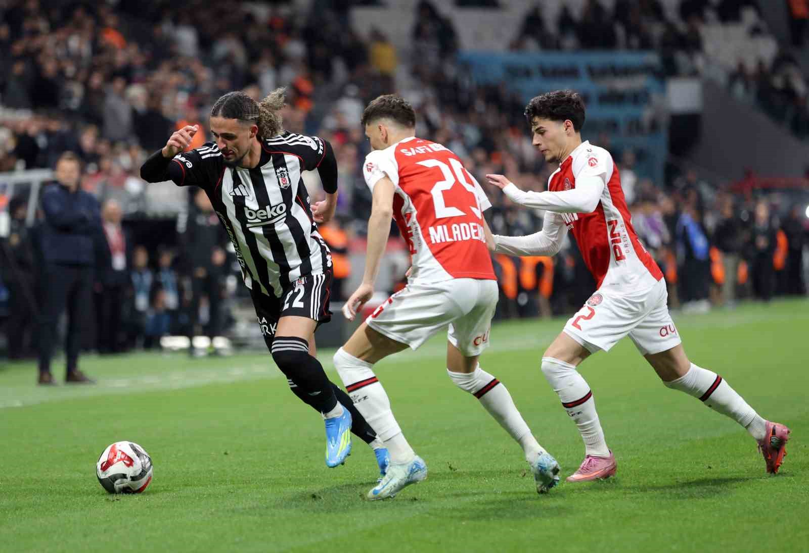 Trendyol Süper Lig: Beşiktaş: 0 - Fatih Karagümrük: 0 (Maç sonucu)
