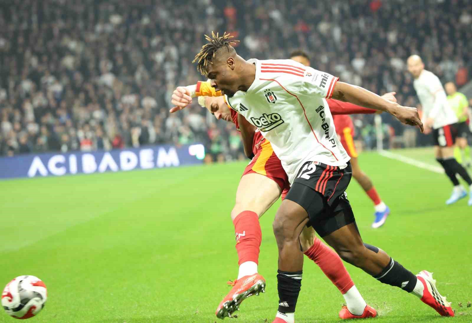 Trendyol Süper Lig: Beşiktaş: 0 - Galatasaray: 0 (Maç devam ediyor)
