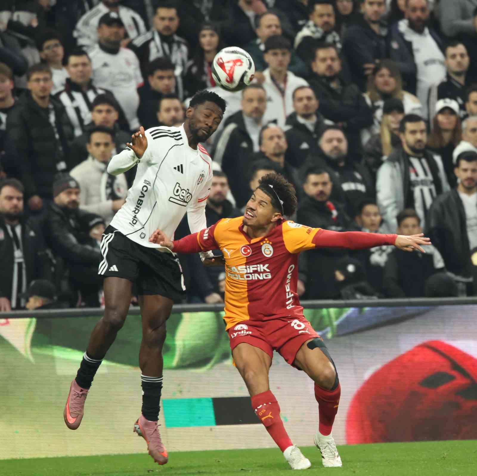 Trendyol Süper Lig: Beşiktaş: 0 - Galatasaray: 0 (Maç devam ediyor)
