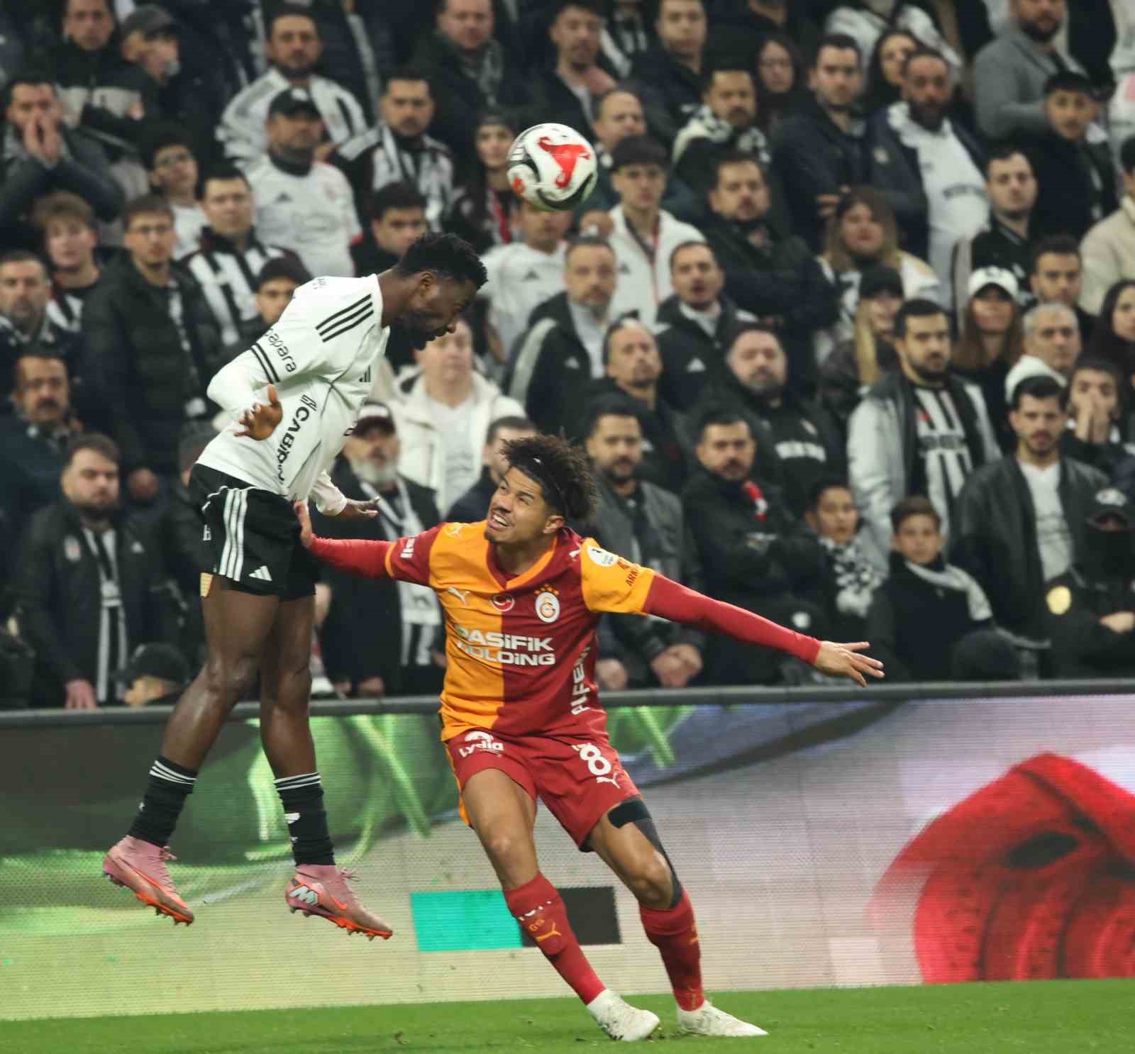 Trendyol Süper Lig: Beşiktaş: 0 - Galatasaray: 0 (Maç devam ediyor)
