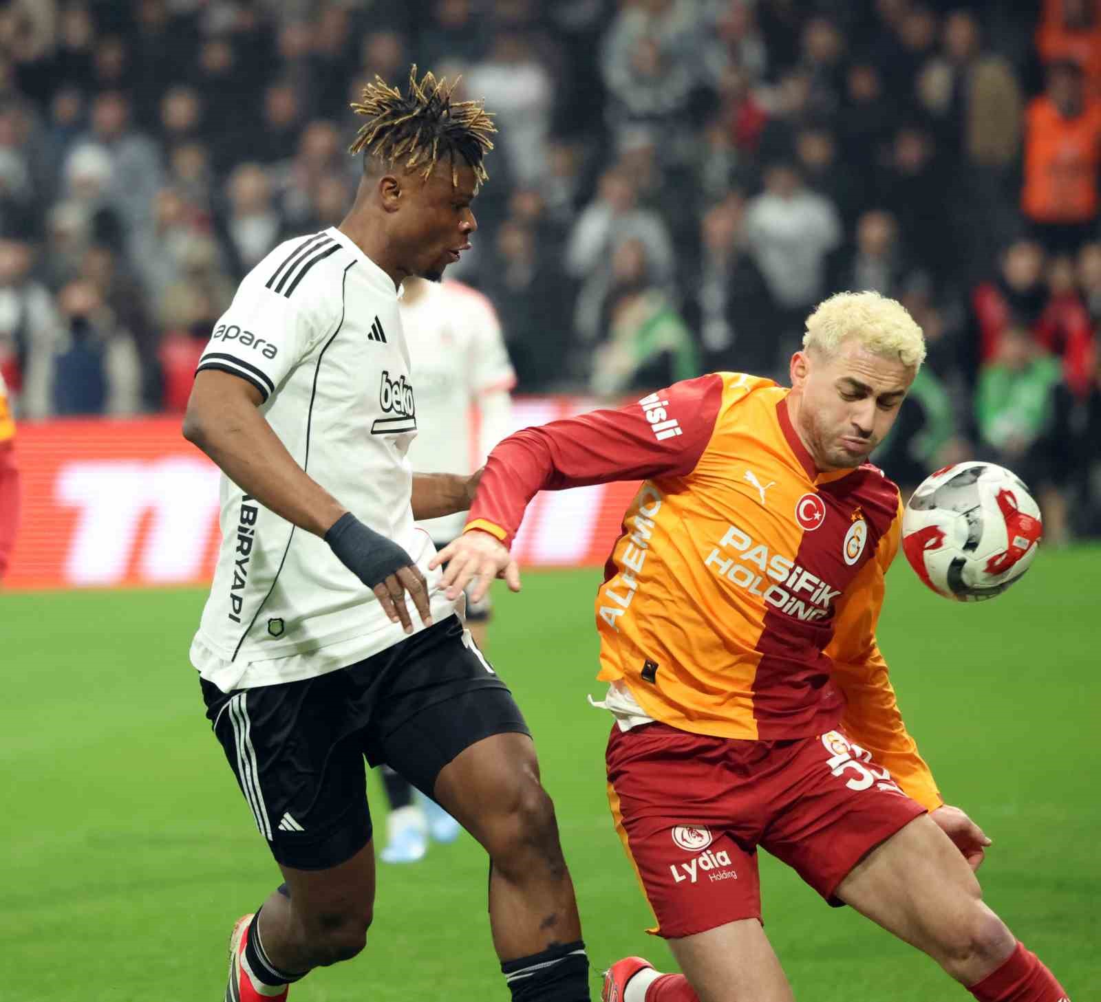 Trendyol Süper Lig: Beşiktaş: 0 - Galatasaray: 1 (İlk yarı)
