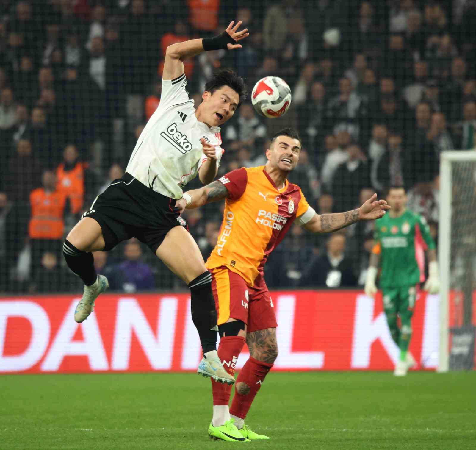 Trendyol Süper Lig: Beşiktaş: 0 - Galatasaray: 1 (İlk yarı)
