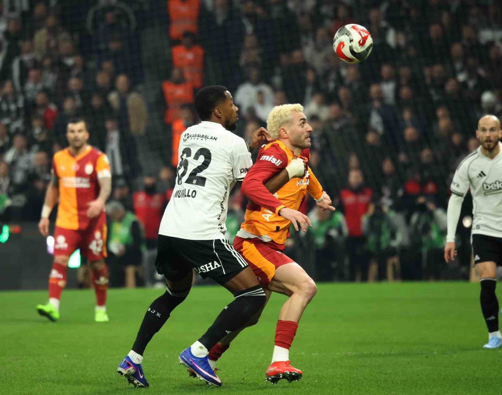 Trendyol Süper Lig: Beşiktaş: 0 - Galatasaray: 1 (İlk yarı)
