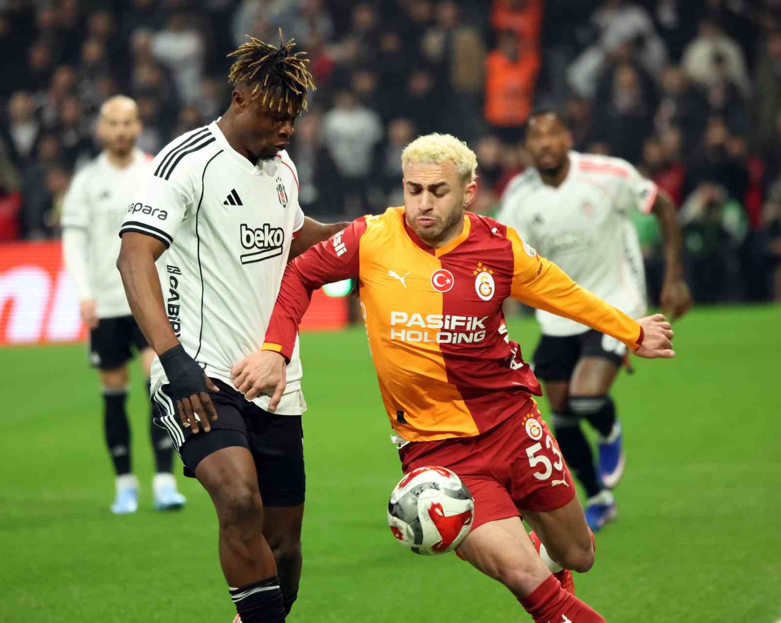 Trendyol Süper Lig: Beşiktaş: 0 - Galatasaray: 1 (İlk yarı)
