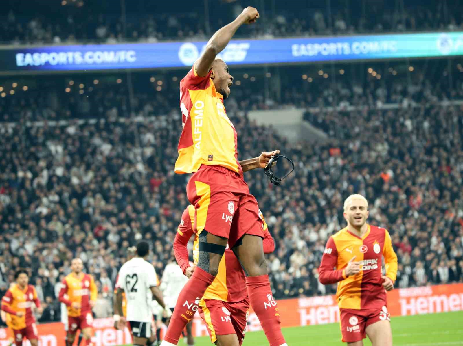 Trendyol Süper Lig: Beşiktaş: 0 - Galatasaray: 1 (İlk yarı)
