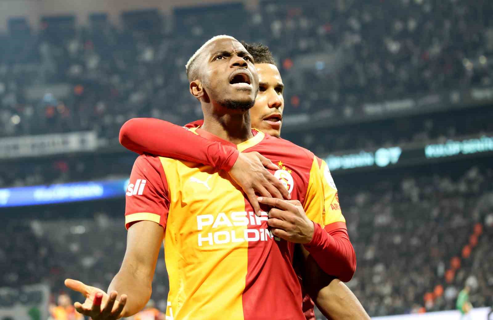 Trendyol Süper Lig: Beşiktaş: 0 - Galatasaray: 1 (İlk yarı)
