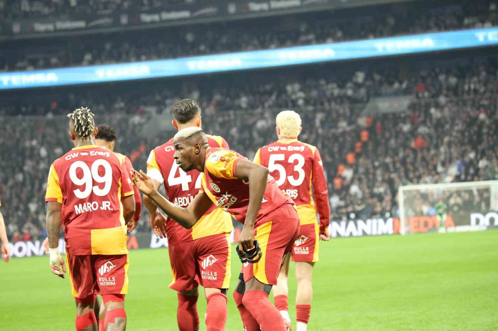 Trendyol Süper Lig: Beşiktaş: 0 - Galatasaray: 1 (İlk yarı)
