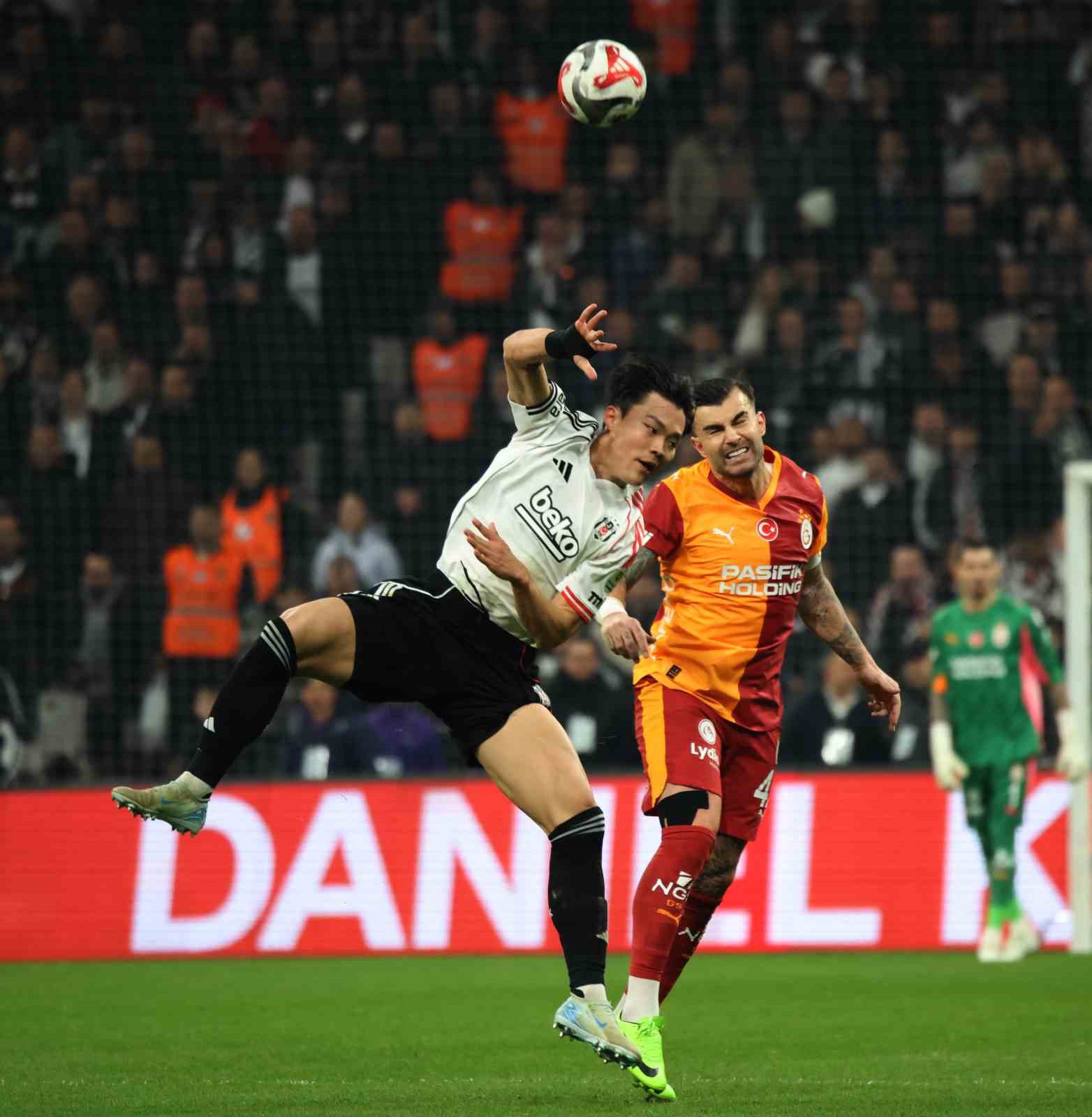 Trendyol Süper Lig: Beşiktaş: 0 - Galatasaray: 1 (İlk yarı)
