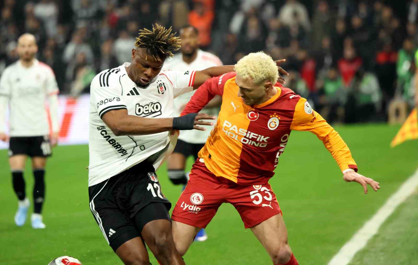 Trendyol Süper Lig: Beşiktaş: 0 - Galatasaray: 1 (İlk yarı)
