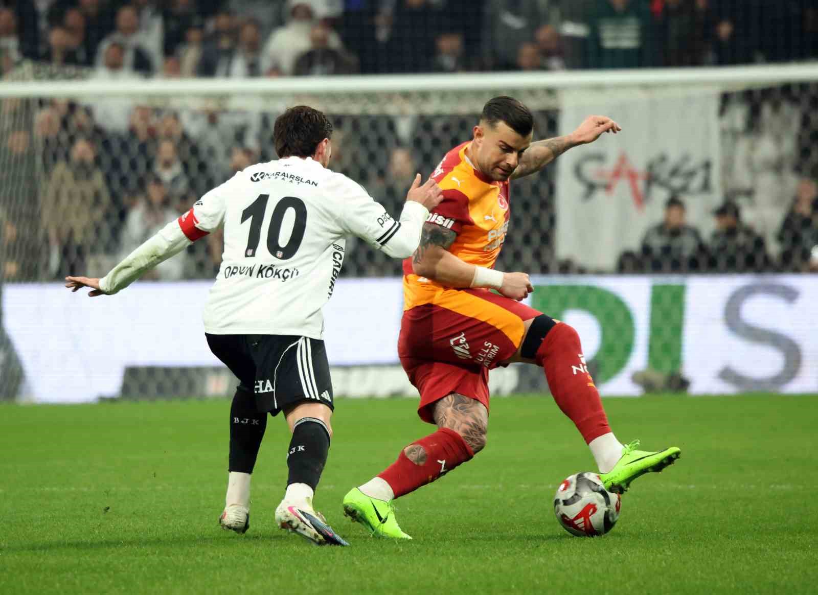Trendyol Süper Lig: Beşiktaş: 0 - Galatasaray: 1 (İlk yarı)
