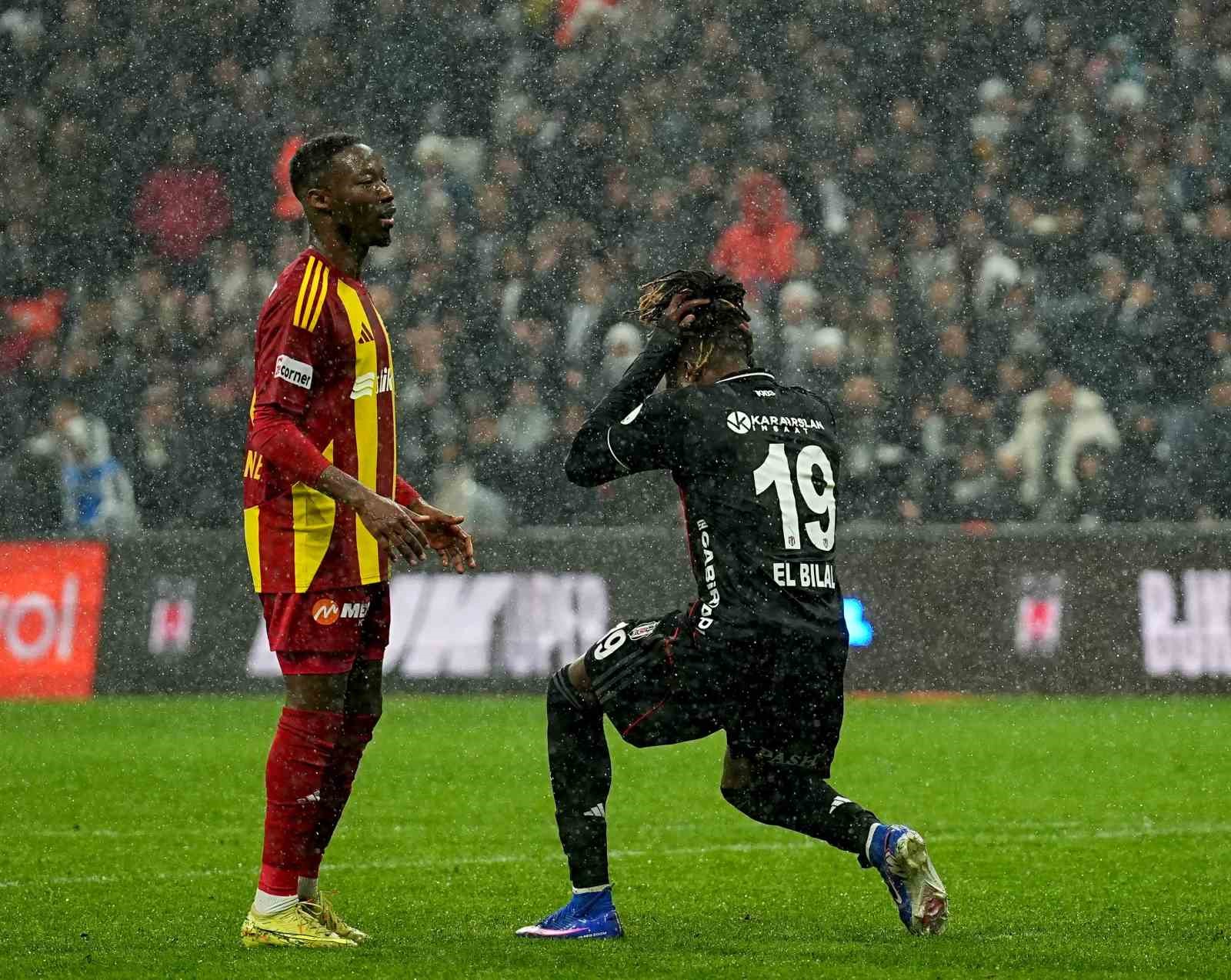 Trendyol Süper Lig: Beşiktaş: 0 - Kayserispor: 0 (İlk yarı)

