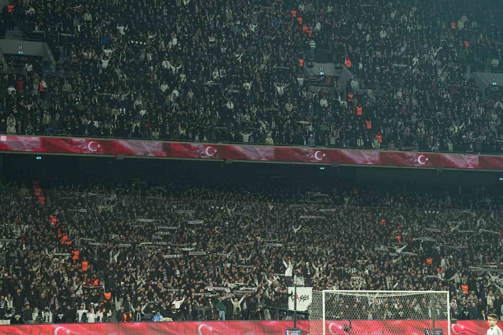 Trendyol Süper Lig: Beşiktaş: 1 - Göztepe: 0 (Maç devam ediyor)

