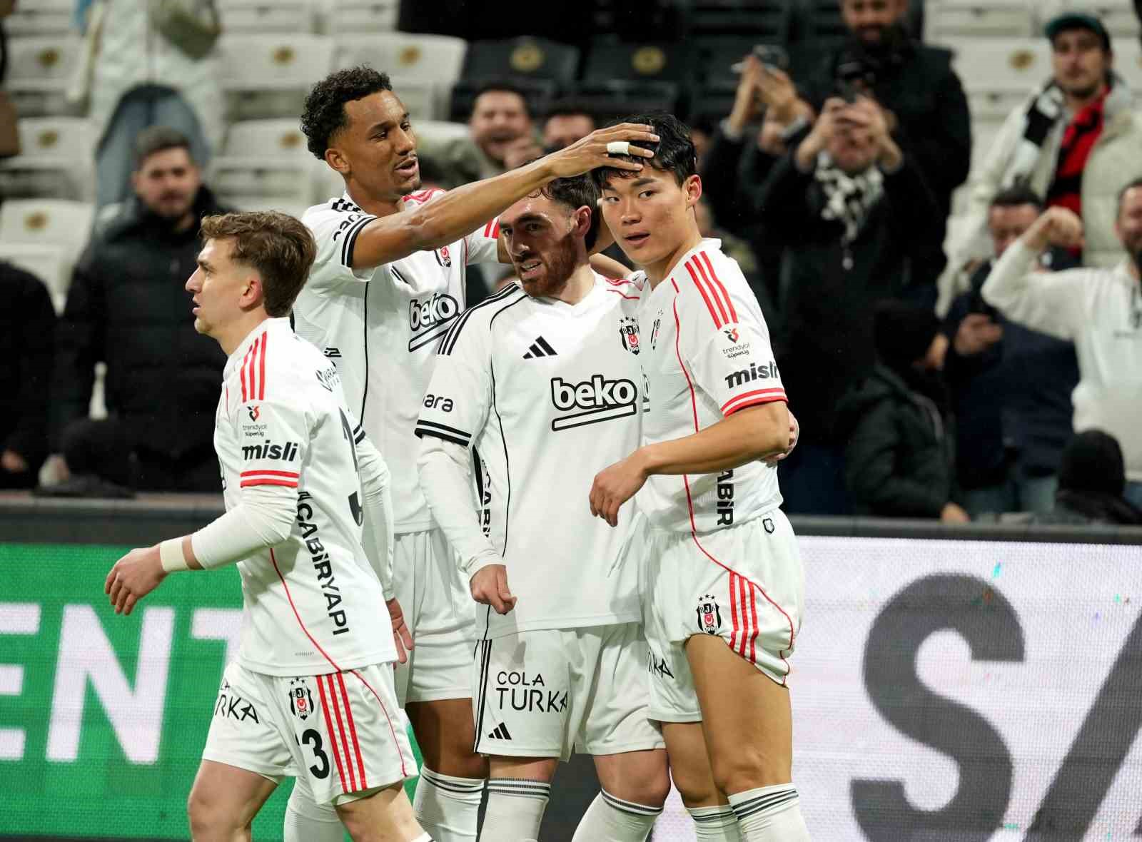 Trendyol Süper Lig: Beşiktaş: 1 - Kasımpaşa: 0 (Maç devam ediyor)
