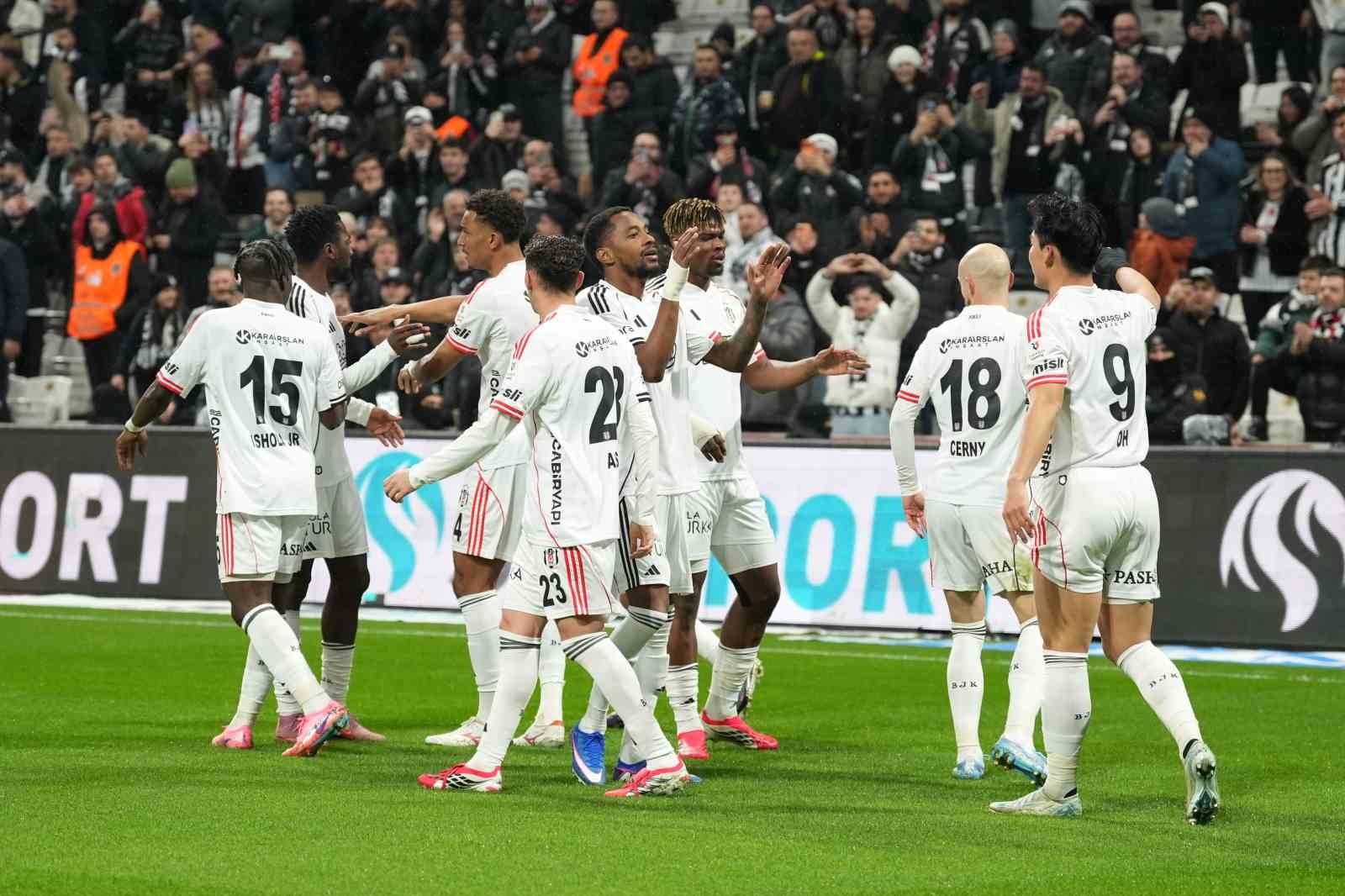 Trendyol Süper Lig: Beşiktaş: 1 - Kasımpaşa: 0 (Maç devam ediyor)
