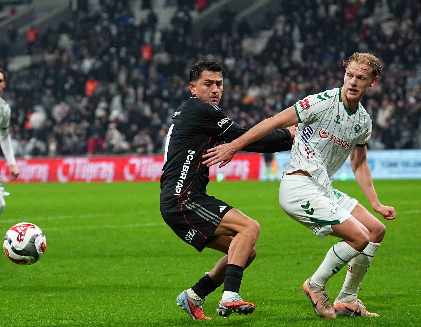 Trendyol Süper Lig: Beşiktaş: 1 - Konyaspor: 1 (İlk yarı)
