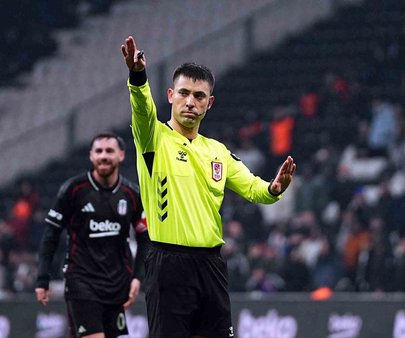 Trendyol Süper Lig: Beşiktaş: 1 - Konyaspor: 1 (İlk yarı)
