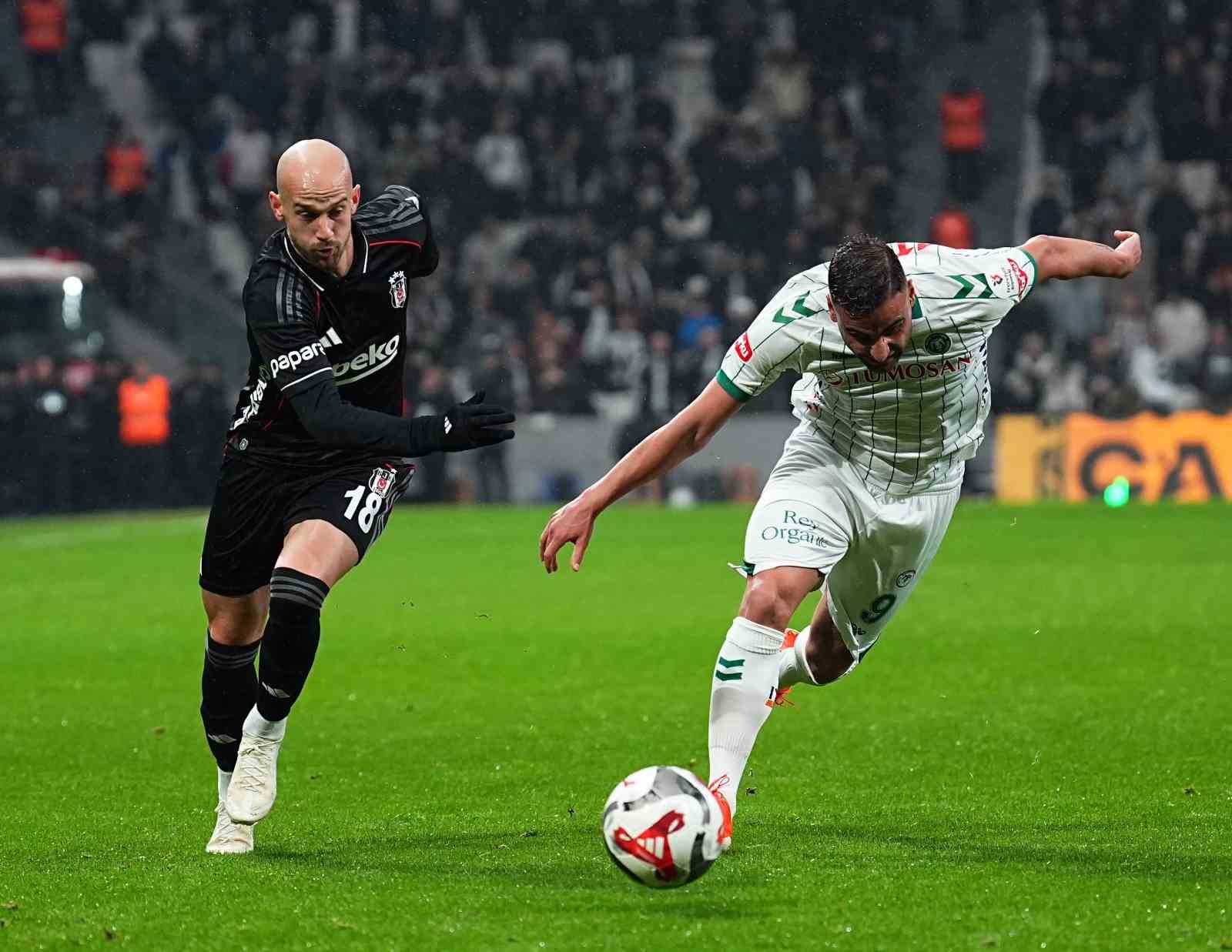Trendyol Süper Lig: Beşiktaş: 1 - Konyaspor: 1 (İlk yarı)
