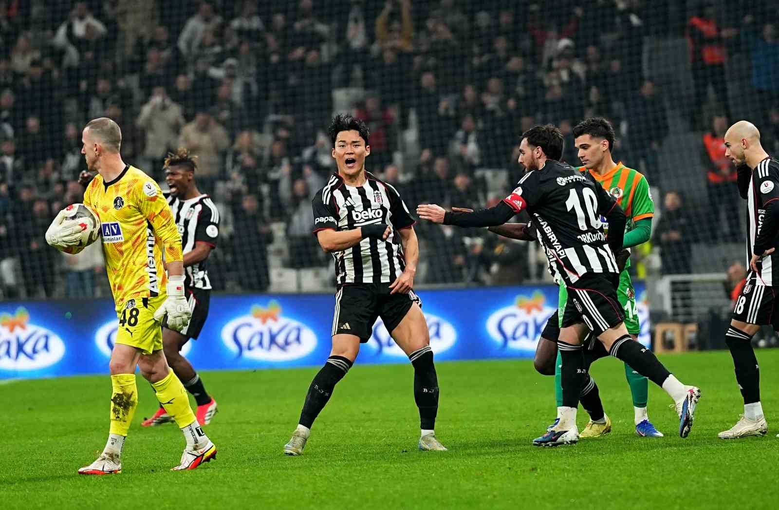 Trendyol Süper Lig: Beşiktaş: 2 - Corendon Alanyaspor: 2 (Maç sonucu)
