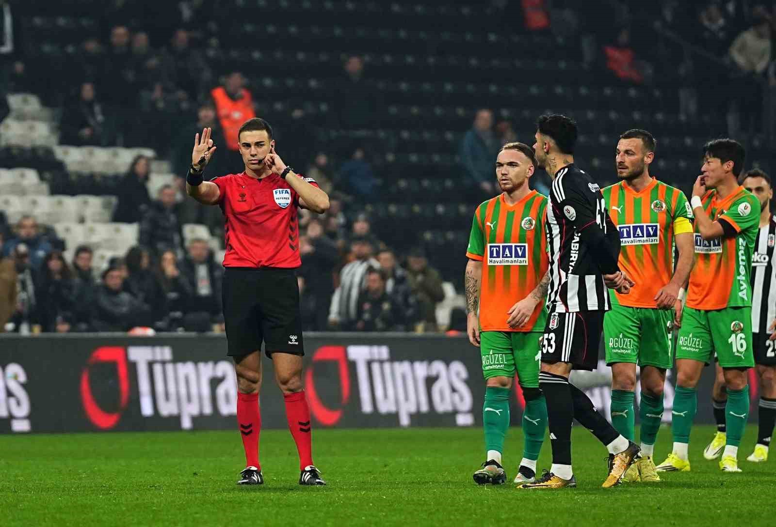 Trendyol Süper Lig: Beşiktaş: 2 - Corendon Alanyaspor: 2 (Maç sonucu)
