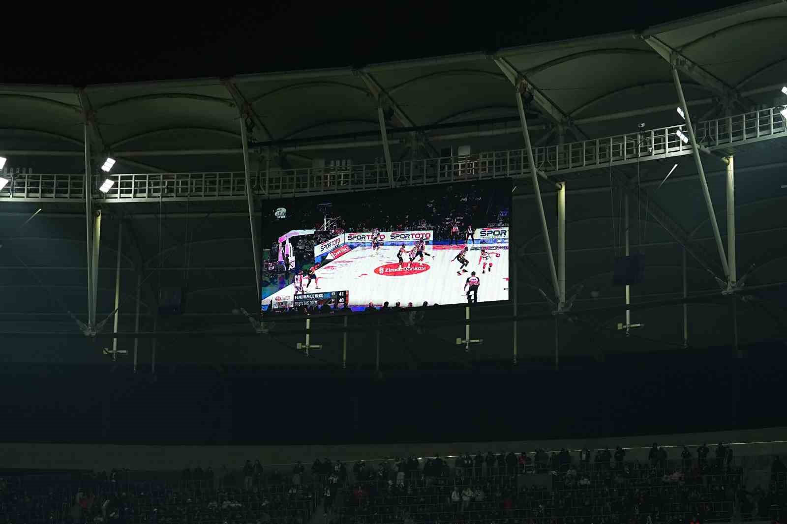 Trendyol Süper Lig: Beşiktaş: 2 - Göztepe: 0 (İlk yarı)
