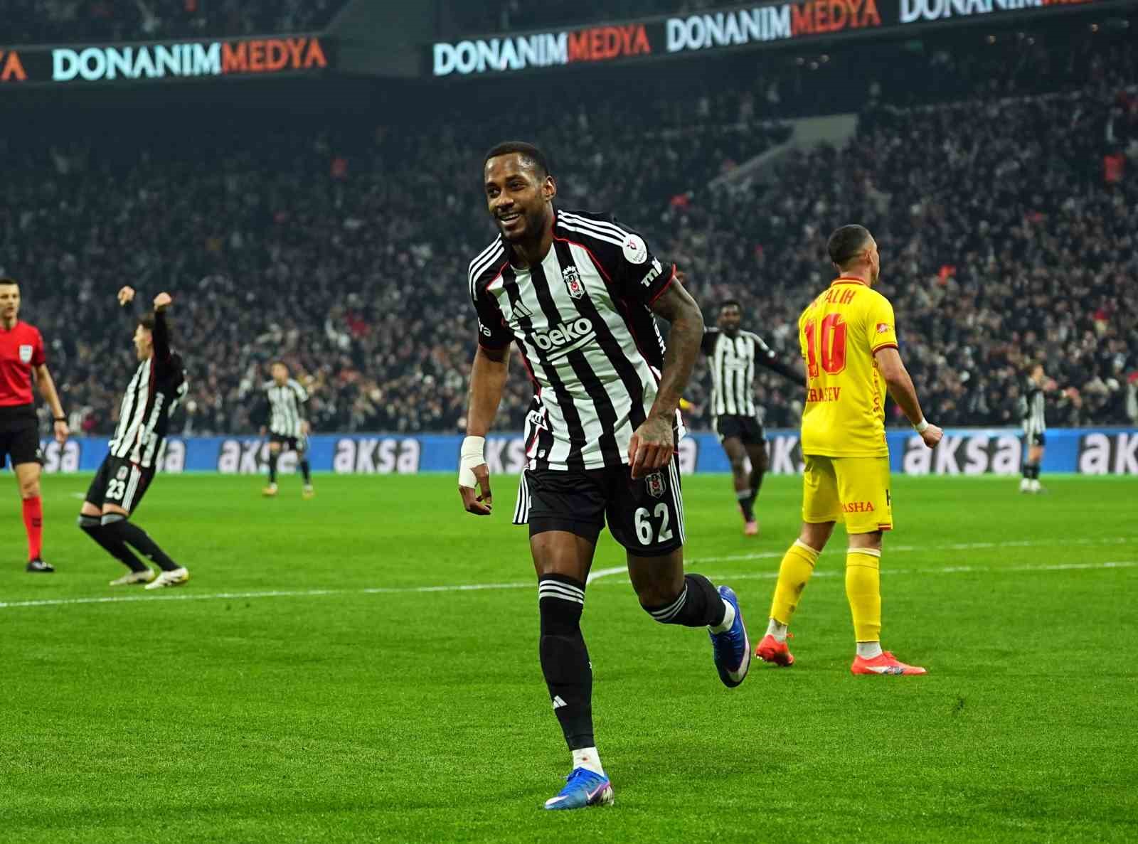 Trendyol Süper Lig: Beşiktaş: 2 - Göztepe: 0 (İlk yarı)
