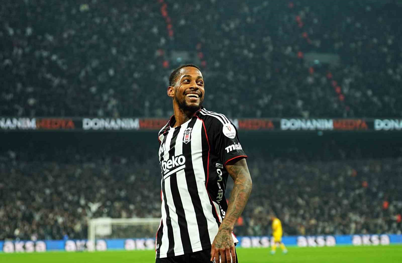 Trendyol Süper Lig: Beşiktaş: 2 - Göztepe: 0 (İlk yarı)
