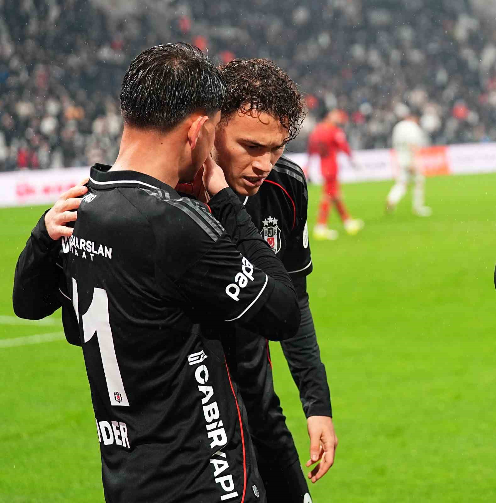 Trendyol Süper Lig: Beşiktaş: 2 - Konyaspor: 1 (Maç sonucu)
