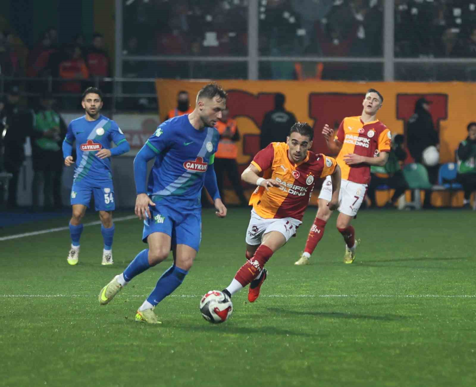 Trendyol Süper Lig: Çaykur Rizespor: 0 - Galatasaray: 1 (İlk yarı)
