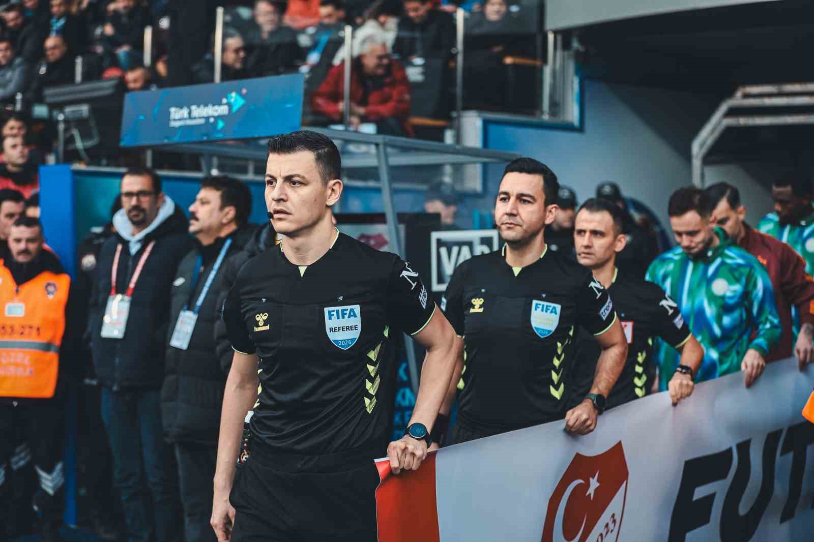 Trendyol Süper Lig: Çaykur Rizespor: 0 - Galatasaray: 1 (Maç devam ediyor)
