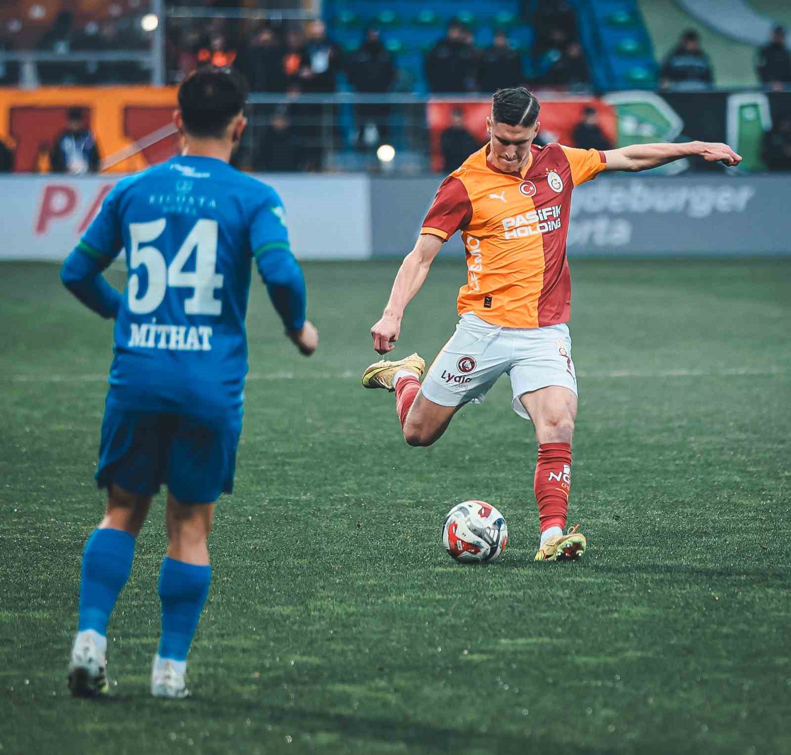 Trendyol Süper Lig: Çaykur Rizespor: 0 - Galatasaray: 1 (Maç devam ediyor)
