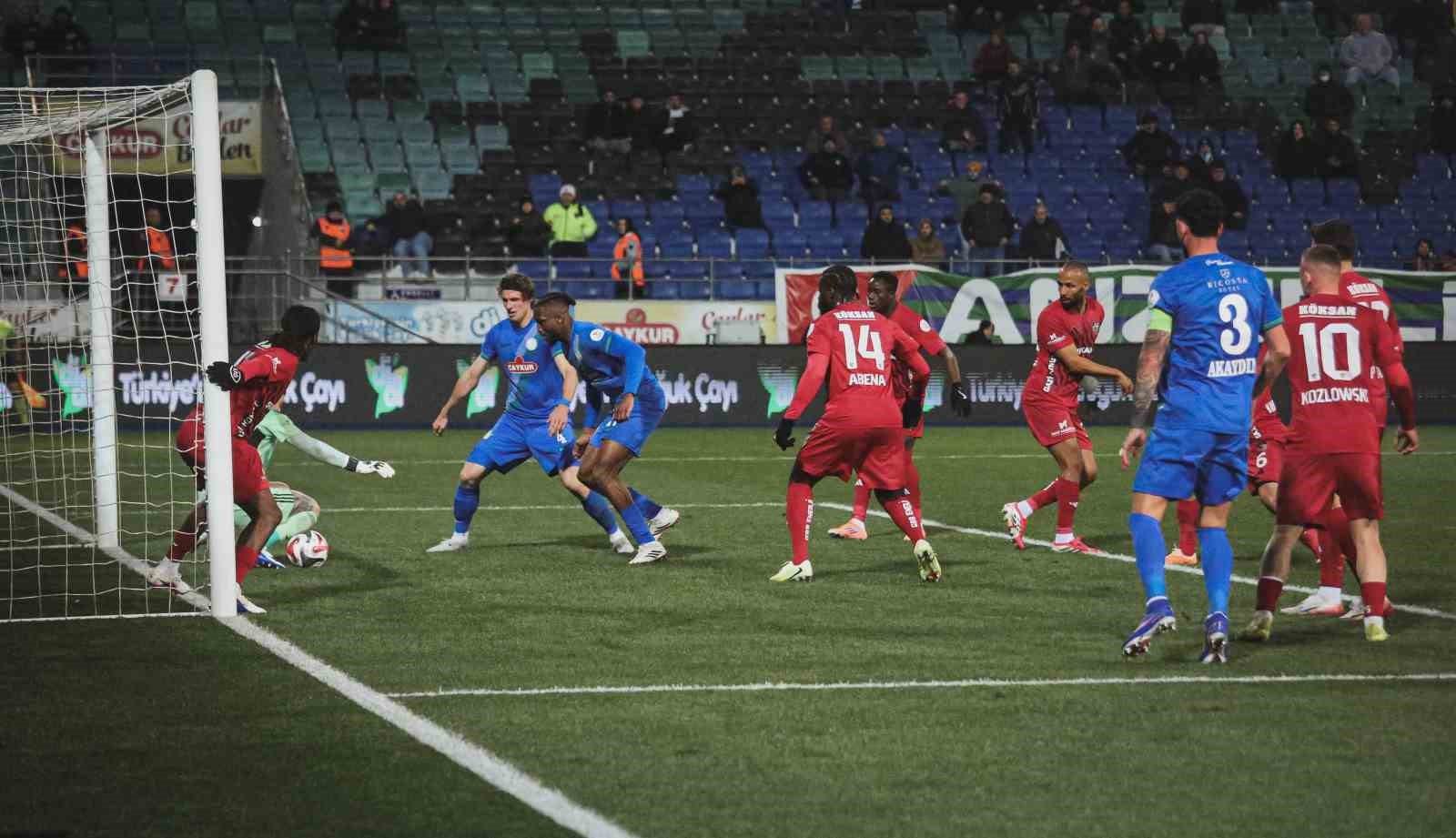 Trendyol Süper Lig: Çaykur Rizespor: 2 - Gaziantep FK: 1 (Maç sonucu)
Trendyol Süper Lig: Çaykur Rizespor: 2 - Gaziantep FK: 1 (Maç sonucu)