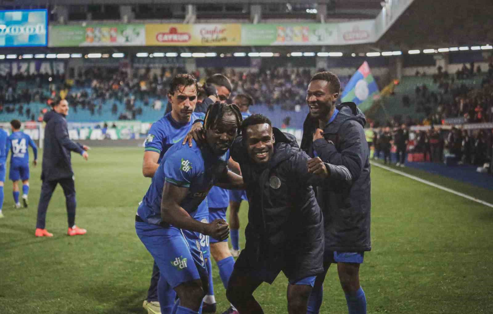 Trendyol Süper Lig: Çaykur Rizespor: 2 - Gaziantep FK: 1 (Maç sonucu)
Trendyol Süper Lig: Çaykur Rizespor: 2 - Gaziantep FK: 1 (Maç sonucu)