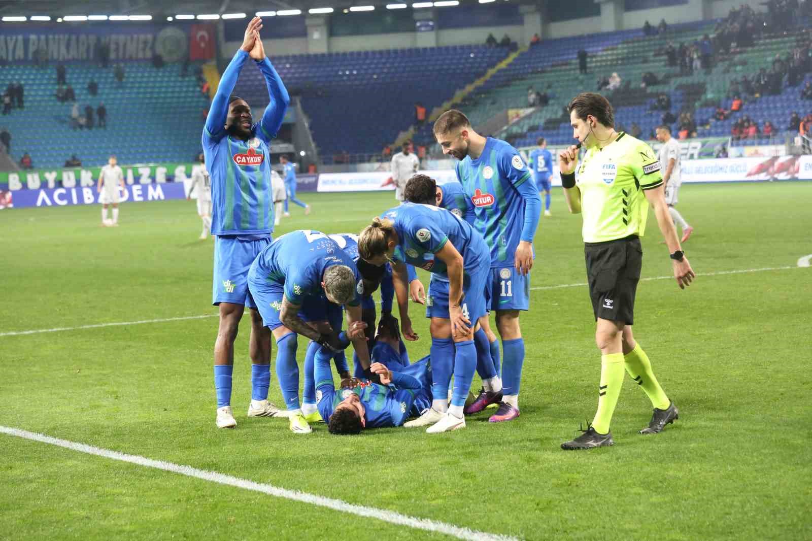 Trendyol Süper Lig: Çaykur Rizespor: 2 - Kocaelispor: 0 (Maç sonucu)
