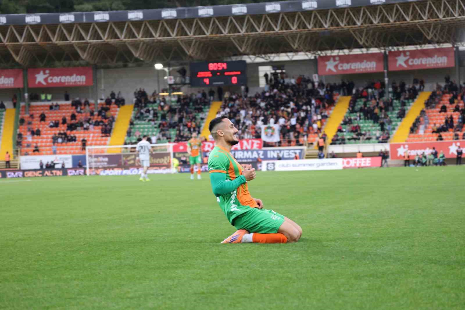 Trendyol Süper Lig: Corendon Alanyaspor: 5 - Kocaelispor: 0 (Maç sonucu)
