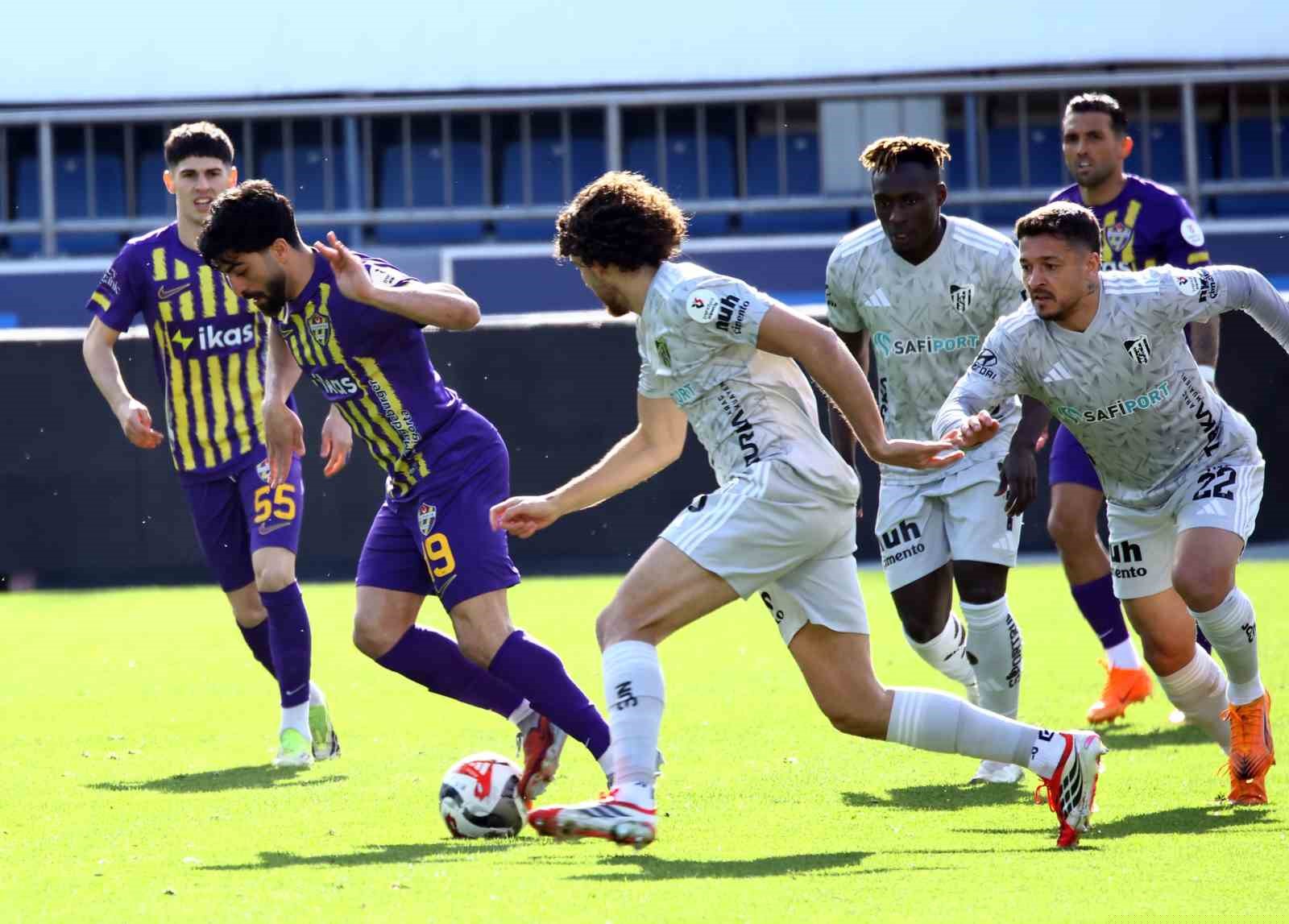 Trendyol Süper Lig: Eyüpspor: 0 - Kocaelispor: 1 (Maç devam ediyor)
