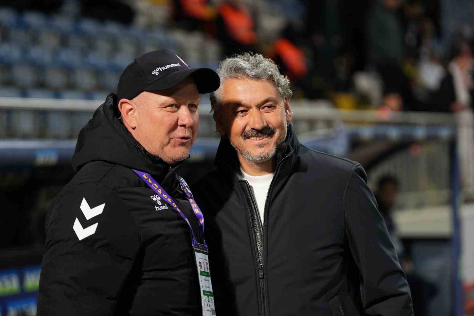 Trendyol Süper Lig: Eyüpspor: 0 - Samsunspor: 0 (Maç devam ediyor)
