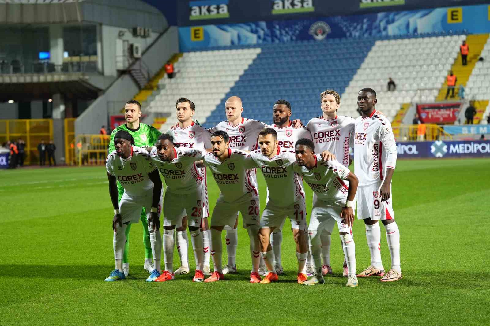 Trendyol Süper Lig: Eyüpspor: 0 - Samsunspor: 0 (Maç devam ediyor)
