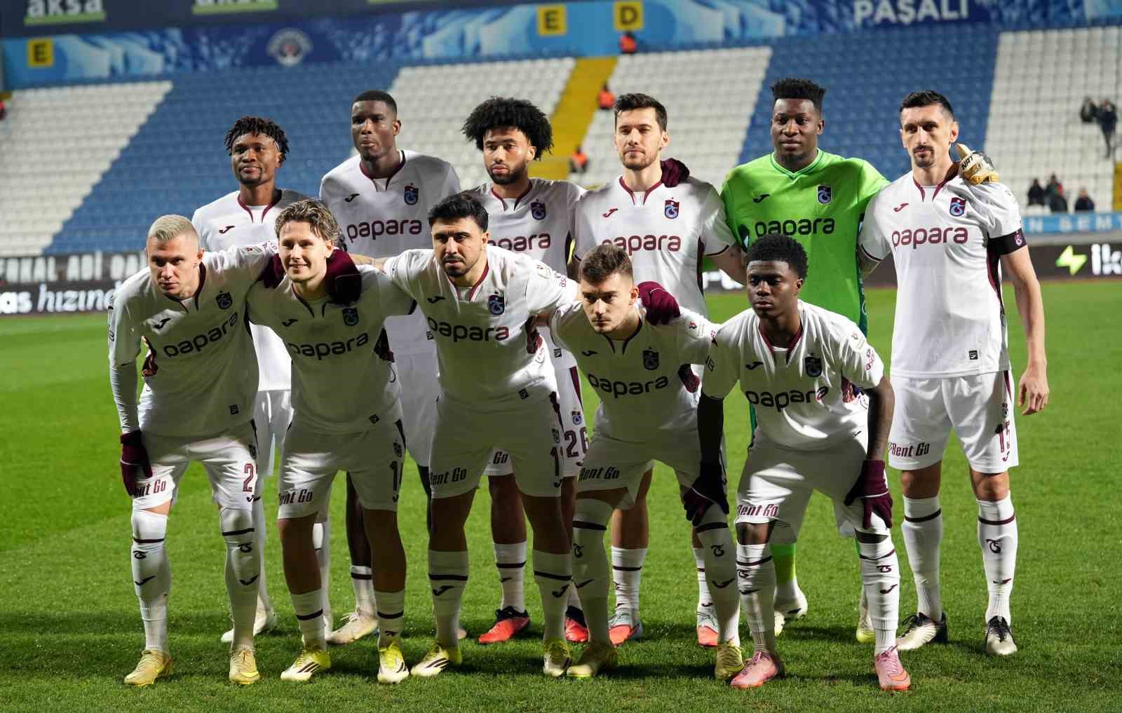 Trendyol Süper Lig: Eyüpspor: 0 - Trabzonspor: 0 (Maç devam ediyor)
