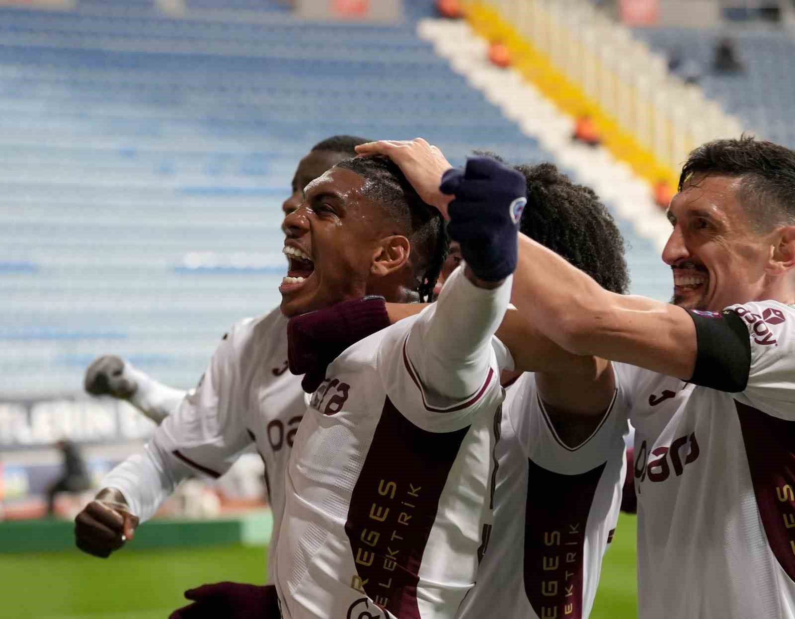 Trendyol Süper Lig: Eyüpspor: 0 - Trabzonspor: 1 (Maç sonucu)
