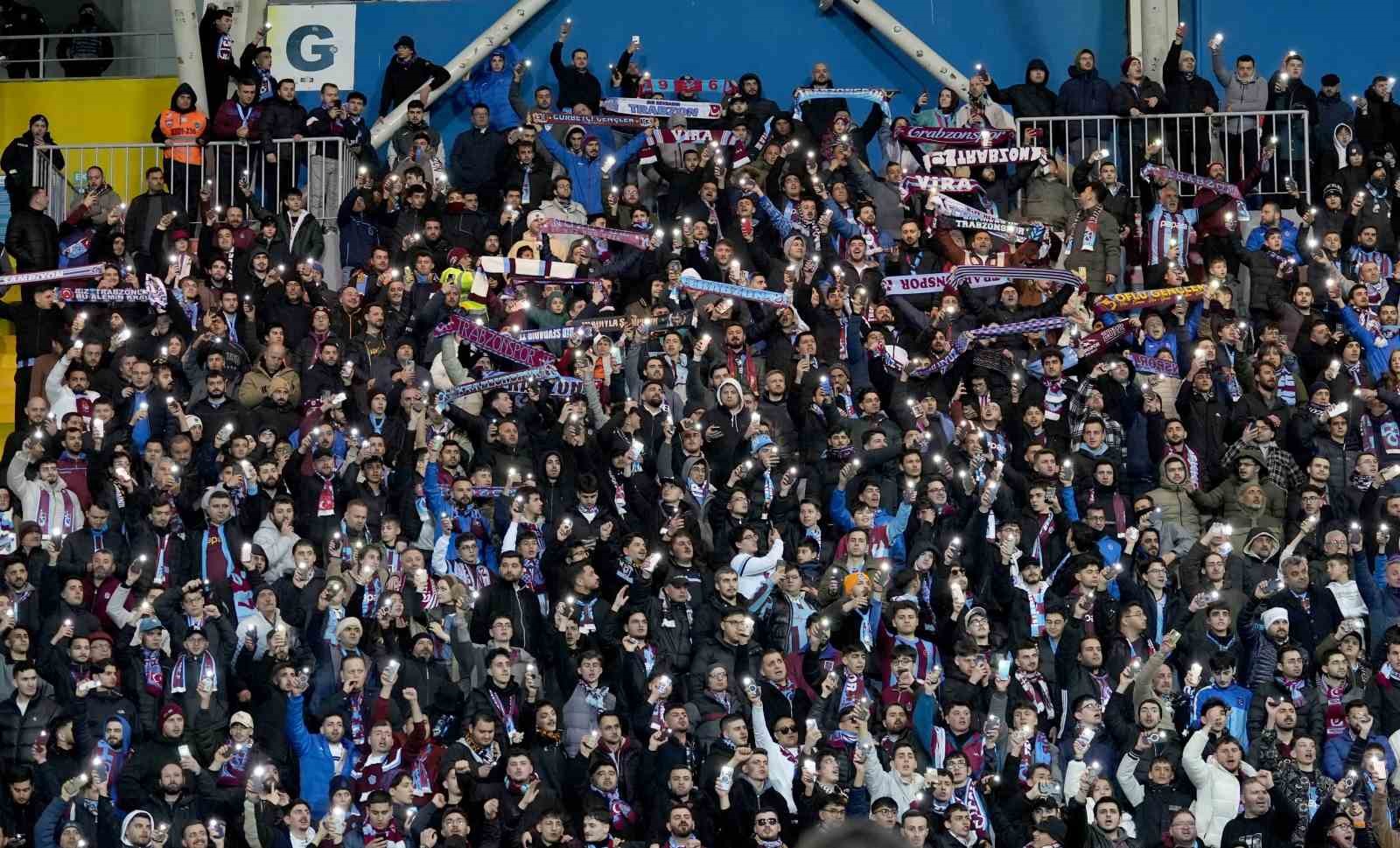 Trendyol Süper Lig: Eyüpspor: 0 - Trabzonspor: 1 (Maç sonucu)
